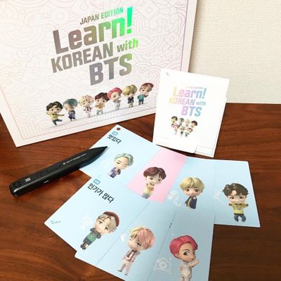 Learn KOREAN with BTSの教材一式の写真